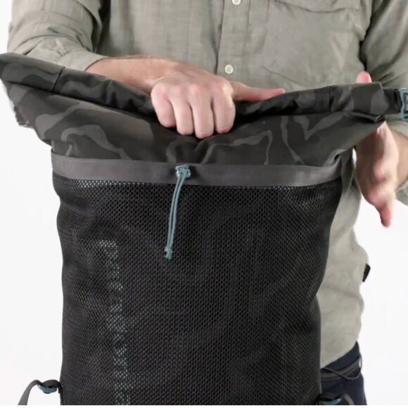 Patagonia Backpack 35L Planing Roll Top Pack Bag Camouflage Camo Black Blue - Picture 7 of 9